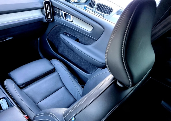 Volvo XC 40 cena 97900 przebieg: 143000, rok produkcji 2019 z Pyzdry małe 631